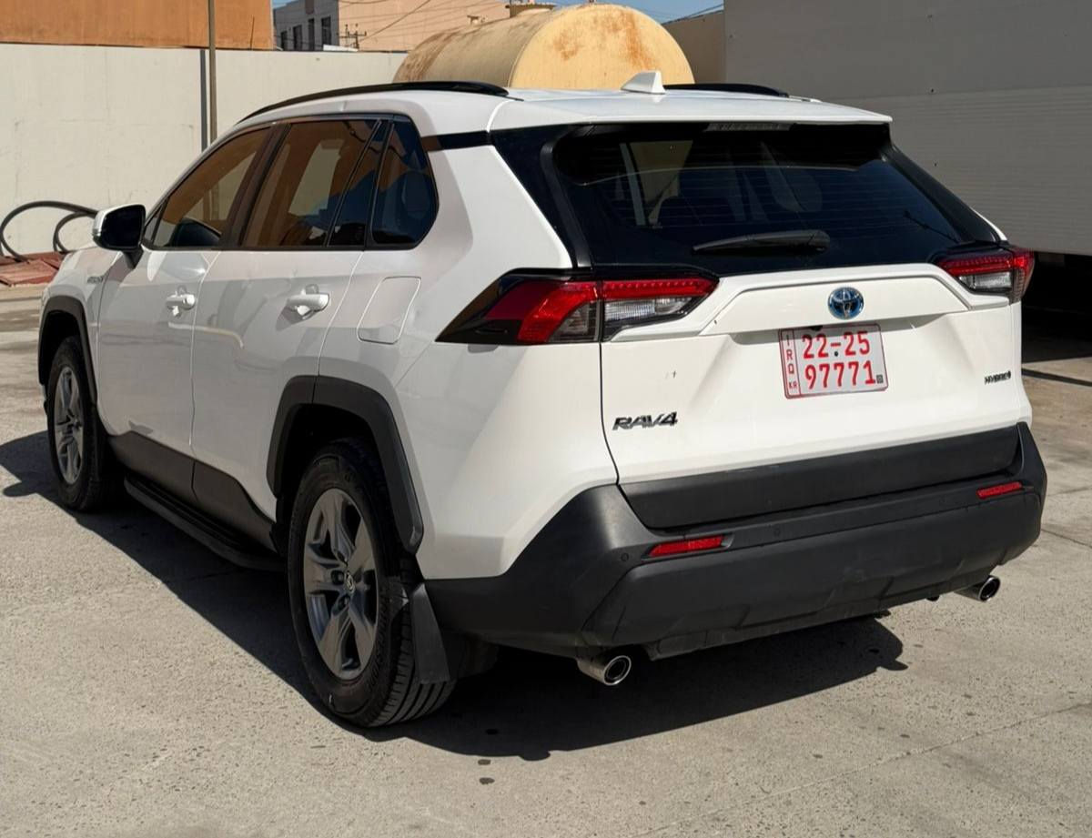 سلام عليكم
( بيع فقط )
رافور خليجي
 موديل 2024
 ماشي 2 الفين كيلو 
دبل اكسن 4X4
( هايبرد ) + ( بانزين )
  بيها اربع قطع صبغ و السقف بي تعديل بدون دواخل اربك استيرن سستم بدون رقم تترقم شمال السعر 178 بي مجال قليل مكان السياره زاخو رقم موبايل *********** وتساب دهوك, العراق
