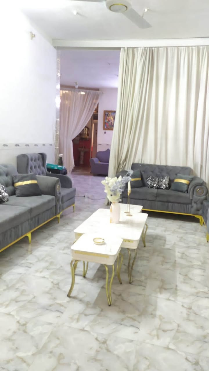 السلام عليكم
بيت للبيت طابو صرف 

البيت مساحته ١٥٠م يتكون من طابقين واجه ٧نزال ٢٠

طابق ارضي : استقبال مفتوح -مطبخ - وغرفه نوم 
الطابق الثاني : غرفتين نوم - كلدور 

البكرلي خلف حسينه الهادي 

شارع عريض ٢٠ متر تتوفر ل الخدمات تبليط وكهرباء وماء 
بناء حديث للتواصل :***********
