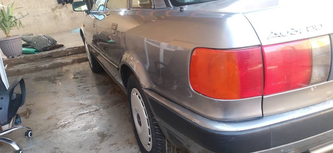 سلام عليكم أودي للبيع كركوك رقم انكليزي موديل ٩٢ بسمي دفتربانزين محرك ٢٠٠٠ جام كهربائي نضام تبريد رقم الهاتف *********** السعر ٤٨
