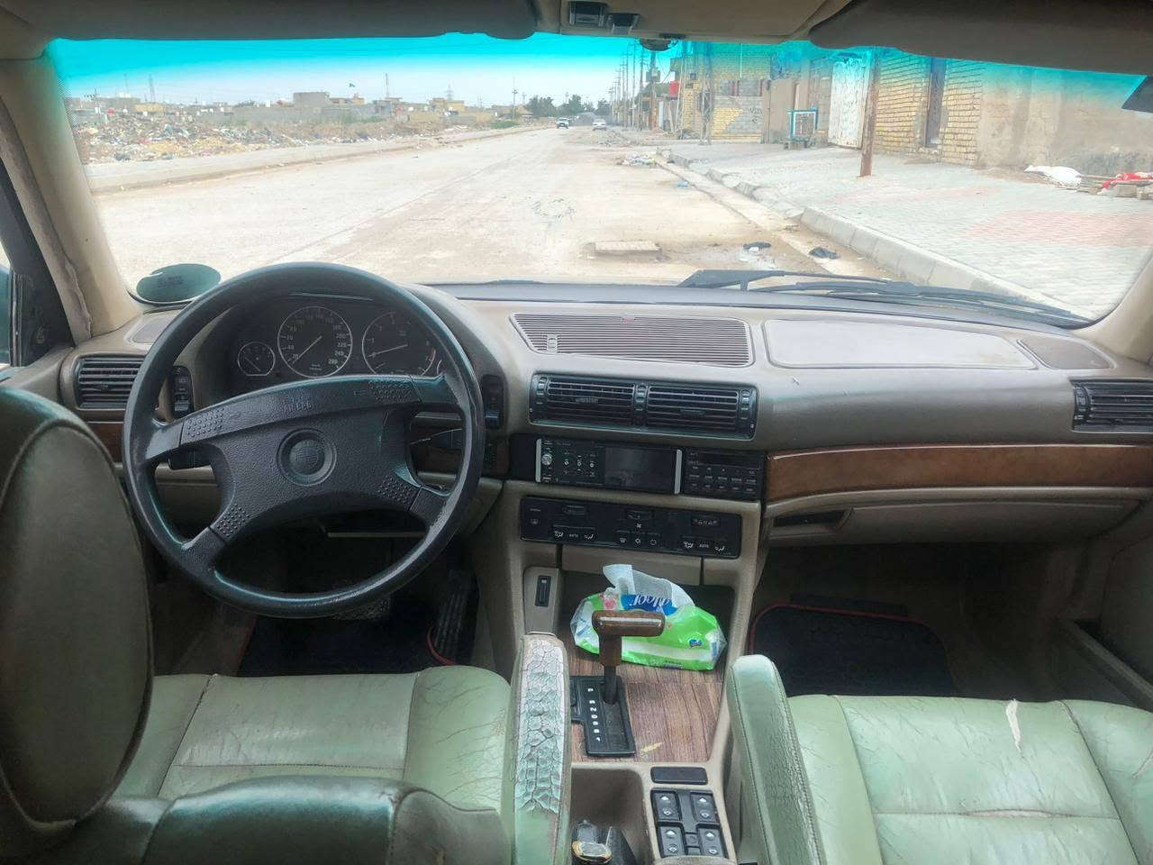 سلام عليكم بي ام دبليو موديل 91 محرك ٦ستندر كير ومحرك خير من الله تبريد ثلج تدفئه وتبريد بلكشنات حجم ٣٥ رقم بغداد سياره بأسمي الشراي يتصل علئ الرقم ***********
