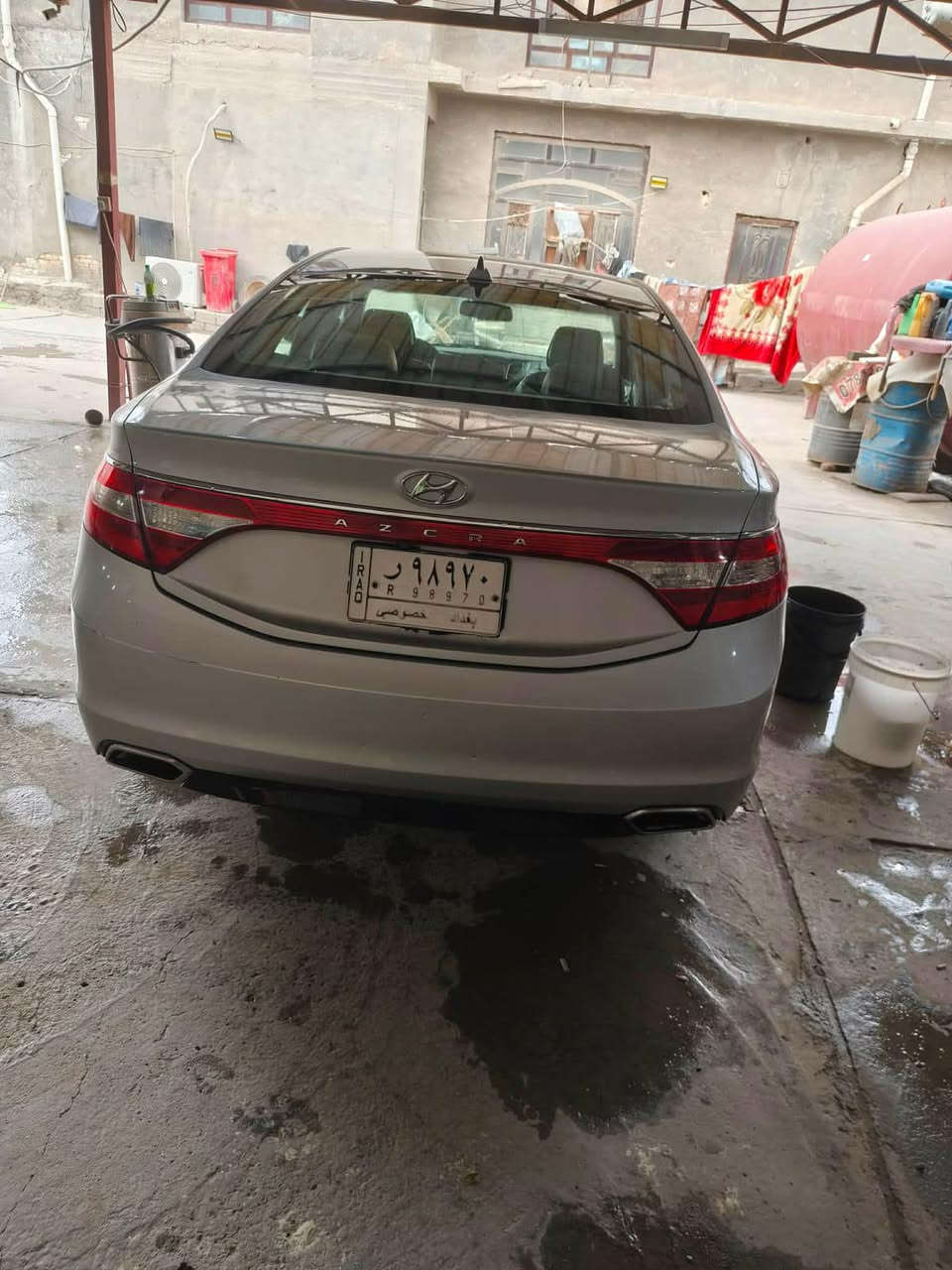 السلام عليكم للبيع هونداي ازيرا موديل 2015 وارد امريكي ضرر 3قطع صبغ سيارة ماشية 100الف سيارة كاملة مابيها اي نقص مكينة ٦سلندر السعر 110وبيها مجال مكاني حلة مركز للاستفسار ***********
