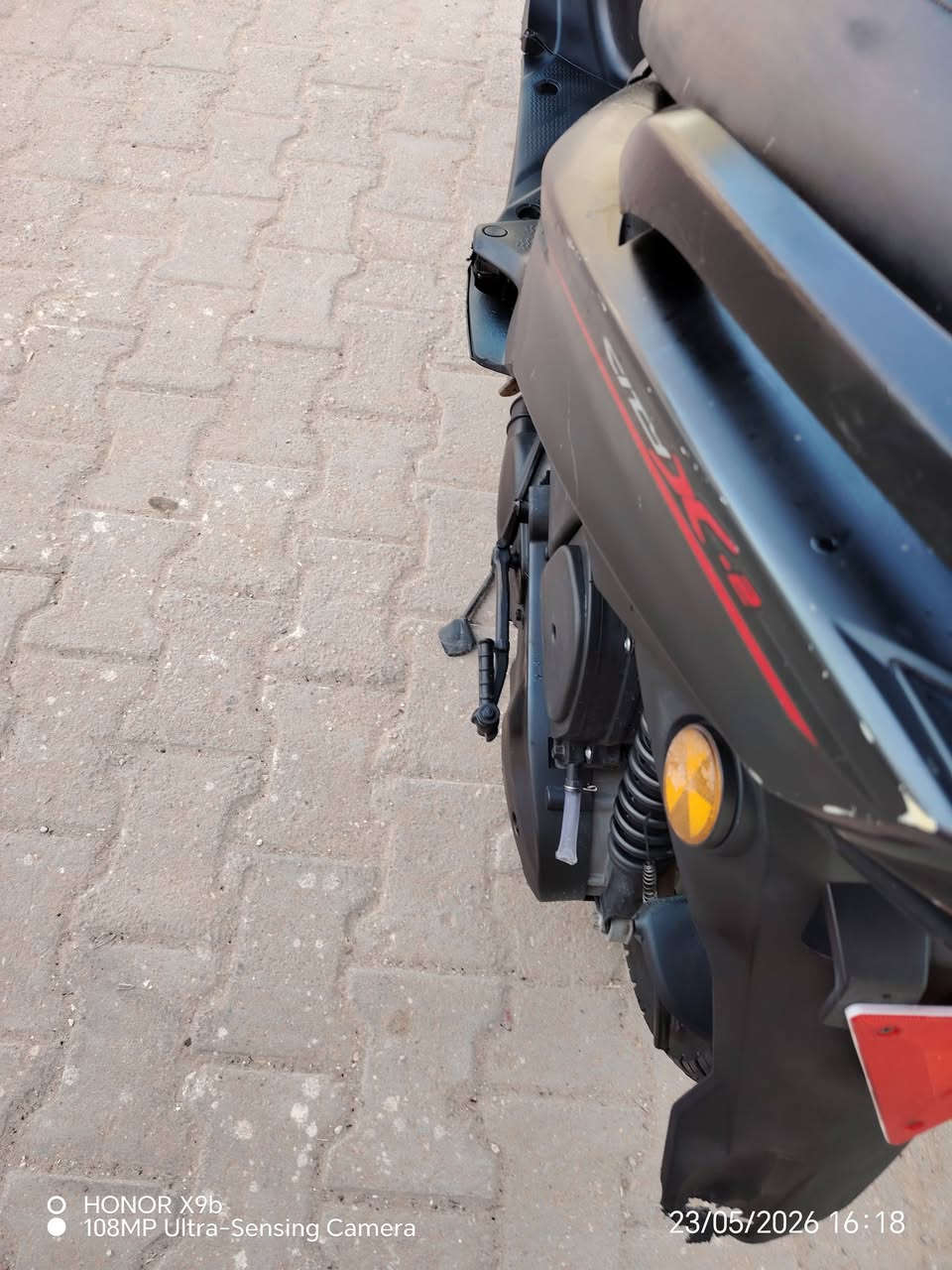 دراجه سكنس ياباني مكفوله برغي مامفتوح بيهه *********** سلف لايتات اشاير شلعه ومعدل صالنصه fm كلش حلوه مابيه اي نقص سعرهه 350 بيه مجال

