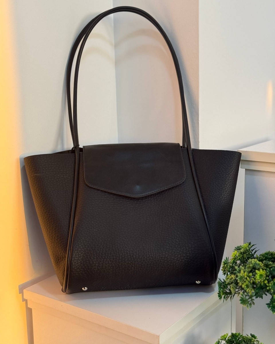 جنط نسائي 
سعر المفرد 15 آلاف دينار
سعر الدرزن 132 ألف دينار
قياس 28 × 40 سم 
واتس اب :***********
واتس اب :***********
