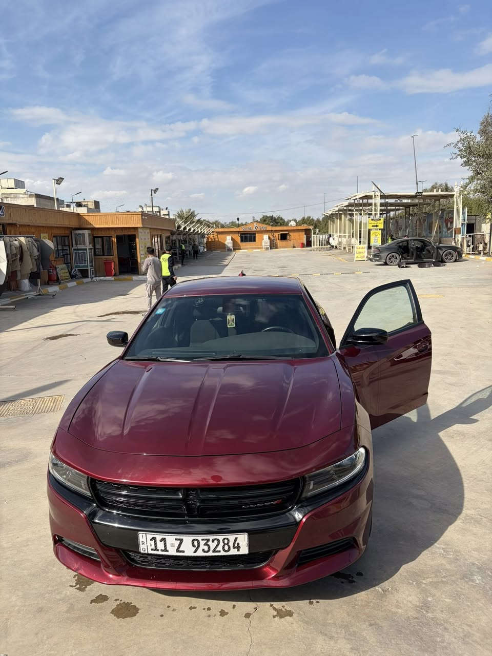 سلام عليكم
Dodge charger أو مراوس للبيع 
رقم بغداد 
مكينه 3600
فول مواصفات عده فتحه حادثها موجود سونار 
شاشه كبيره  ماشيه 25 ألف  كير مكينه كفاله تحويل مباشر 
كشنات حضن  كهرباء   ويل comb حجم 20 
مديل سياره 2023 احمر غير محدد  سعر سياره 285 ورقه قابل ل تفاوض. استفسار ***********
