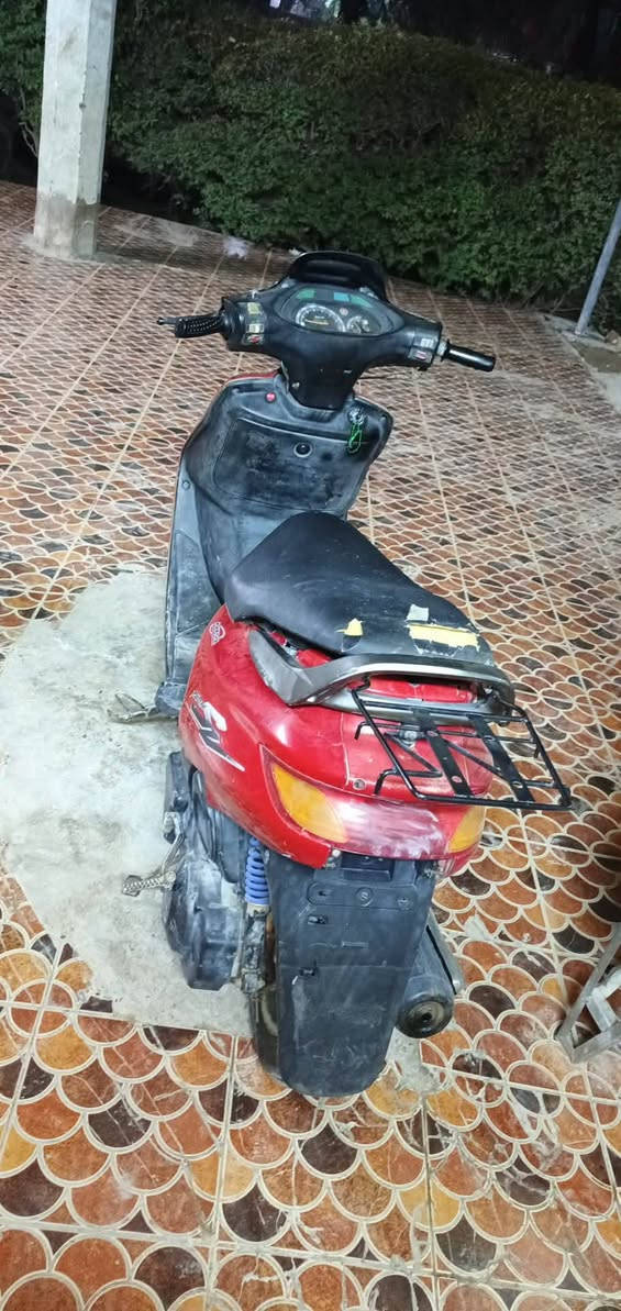 السلام عليكم دراجه فراشه للبيع بيه بخار السعر 250وبيه مجال المكان الحمزة الغربي ***********
