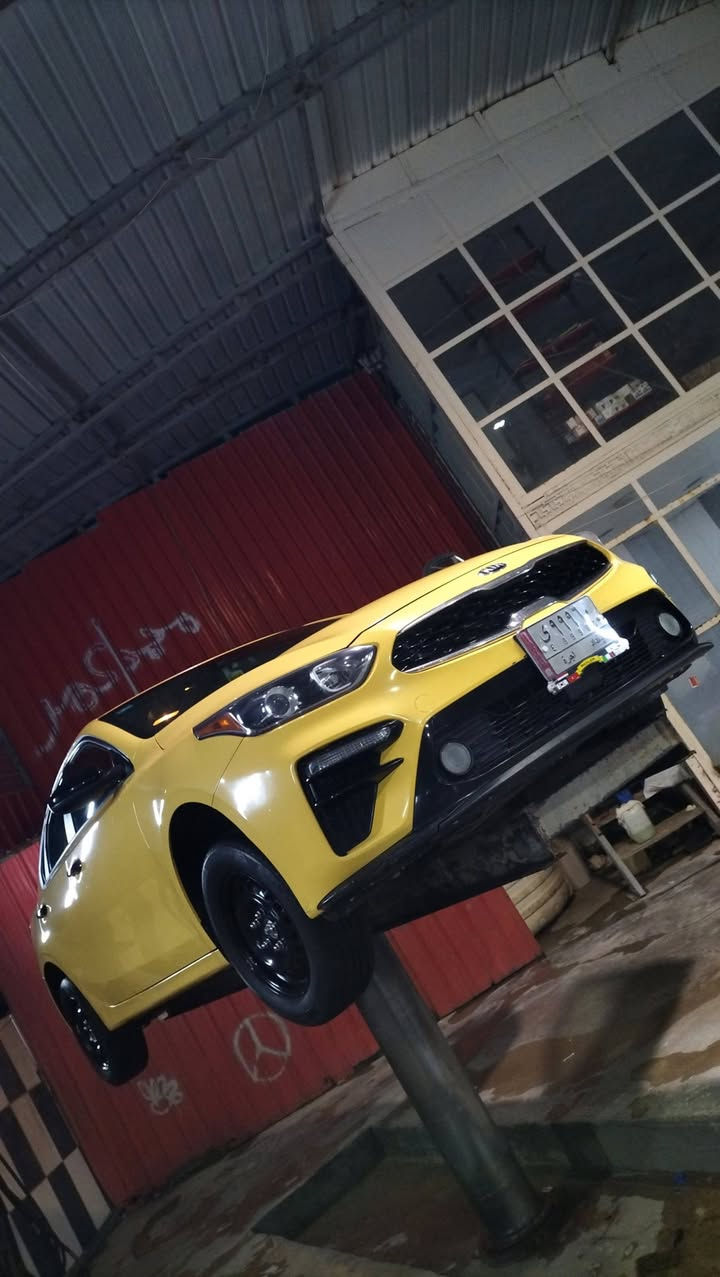 السلام عليكم
فورتي ٢١ حادث وسونار بالمنشور 
سيارة جاهزه دوشمه عام جديده تخم تاير وويل جدد كير at السيارة صبغه اولى .

***********
