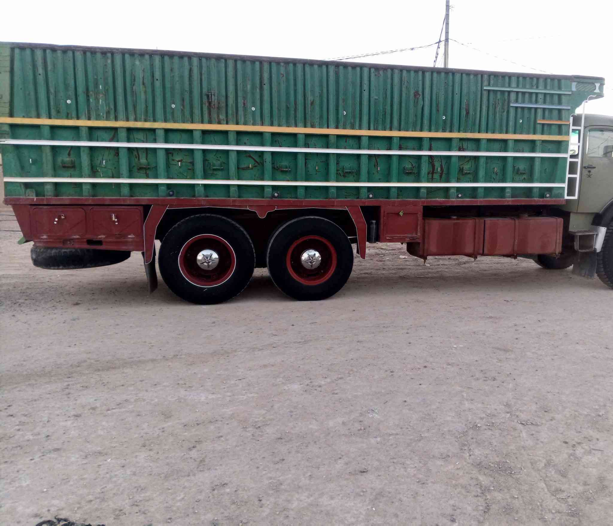 السلام عليكم بدي لبيع العنوان نجف لاشرف ***********
