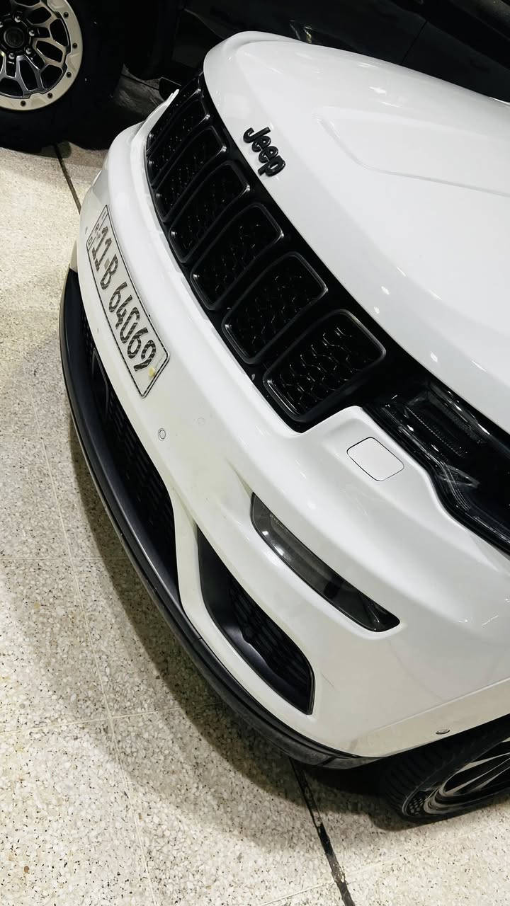 السلام عليكم جيب اوفرلاند فول مواصفات 2018
رقم بغداد وارد امريكي حادثها جاملغ وبنيد بدون دواخل بدون ايرباك صور الحادث بالمنشور 

مواصفاتها // 

محرك V6 

بانوراما 

رادار امامي 

كشنات تدفئه تبريد 

جنطة كهرباء 

جكات 

رادارات جانبيه 

وهواية مواصفات الاوفرلاند 

مكان السيارة بغداد 

للاتصال// ***********

للاتصال //***********
