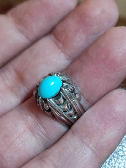 خاتم فضه فيروز مقاس الخاتم 21 السعر 70 مع التوصيل.
***********
