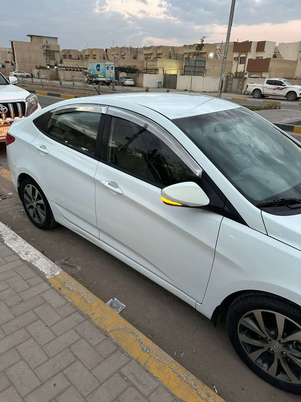 السلام عليكم
السلام عليكم بيع او مراوس

اكسنت 2014 للبيع خليجي 1600 سيارة خير من الله ما بيها اي نقص ماشية 190 بيها فقط هلال جاملغ خلف سايق صبغ اثر شخط السعر 95 مكان بغداد الكرخ للاستفسار ***********
