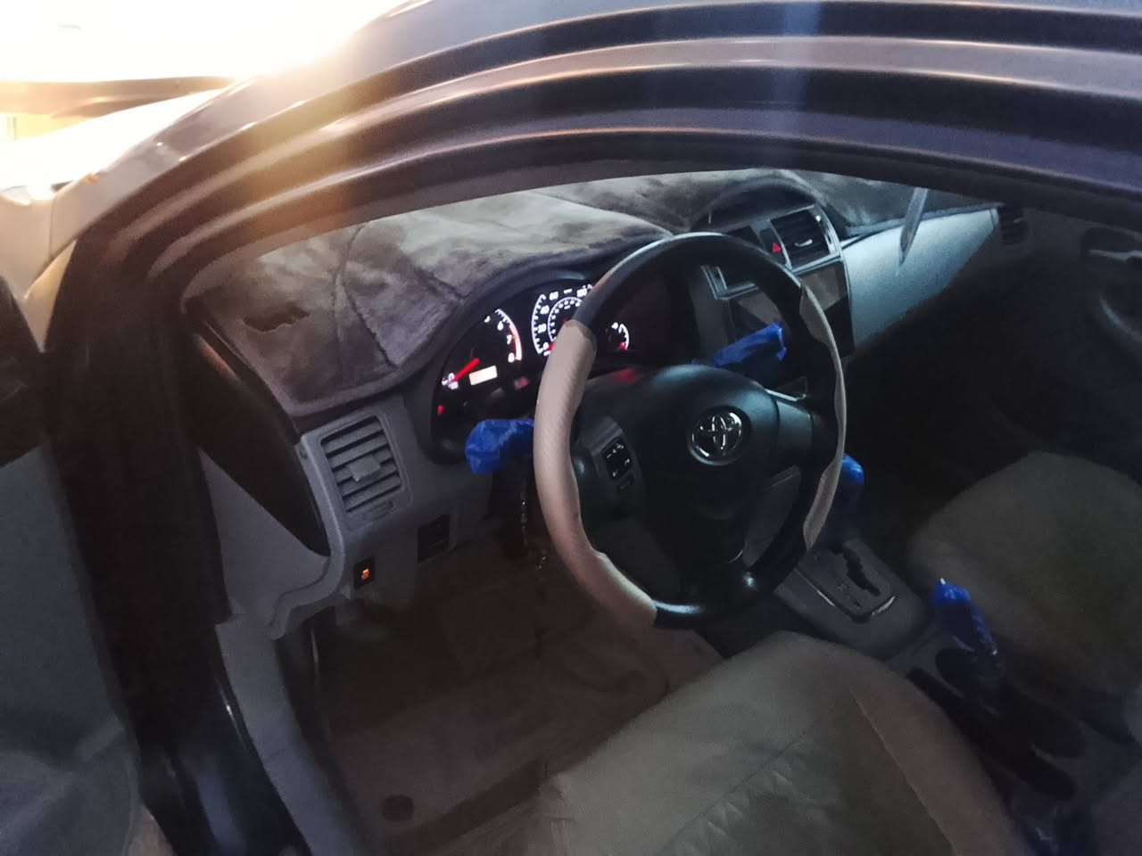 للبيع كورلا موديل 2013 رقم بغداد دولي وارد امريكي محرك 1800 ضرر هلال جاملغ خلفي صبغ  وقطعتين كلير محرك وكير وصدر وتبريد كله مكفول رقم الهاتف *********** العنوان ديالى بعقوبة التحرير
