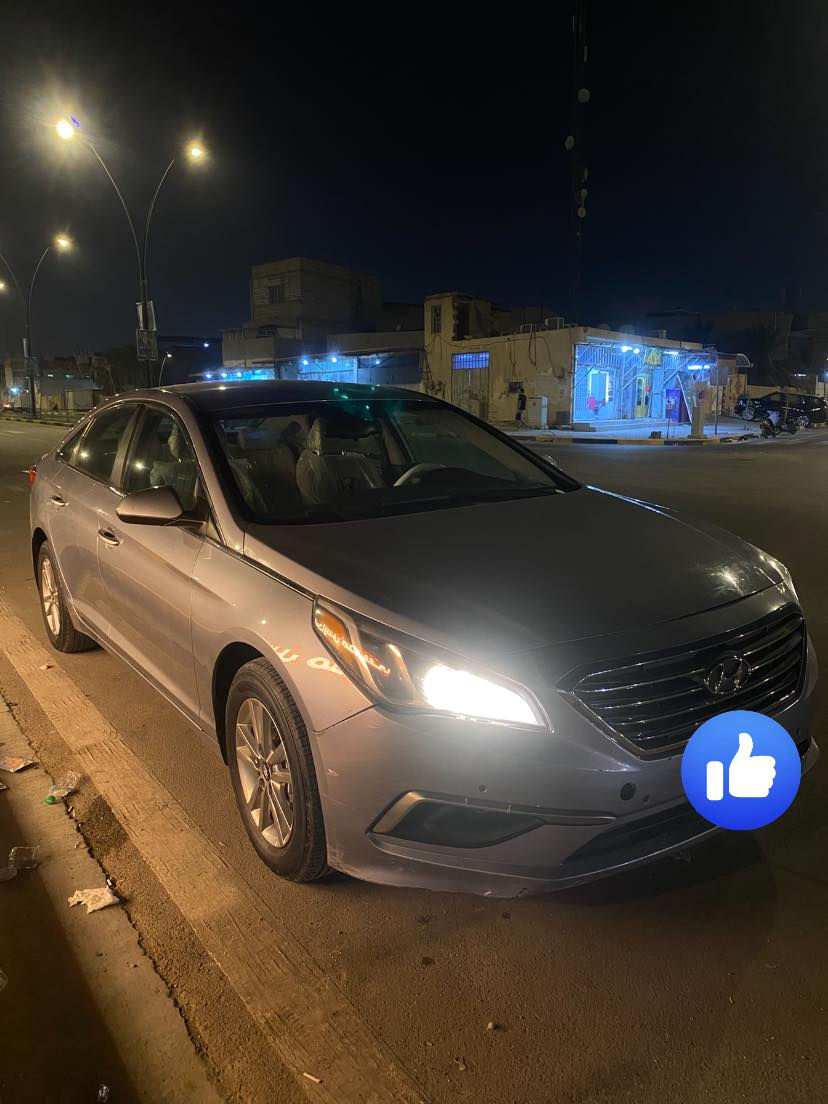 سلام عليكم سوناتا 2016
امريكي سياره خير من الله وجاهزه من كلشي 
بيها ضربه خلفيه 
سياره نضام سبور 
شاشه جبيره بلاد 
رقم بصره تحويل ثاني يوم 
مراوس وبيع موجود ***********
مكان السياره البصره
