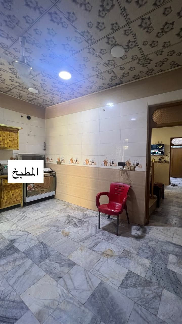 بيت لرهن سعر الرهن ٦٠مليون  
عنوان البيت بلقادسيه قرب مطعم ثابت    تواصل ***********نستقبل جميع العروض اجار رهن بيع وشراء
