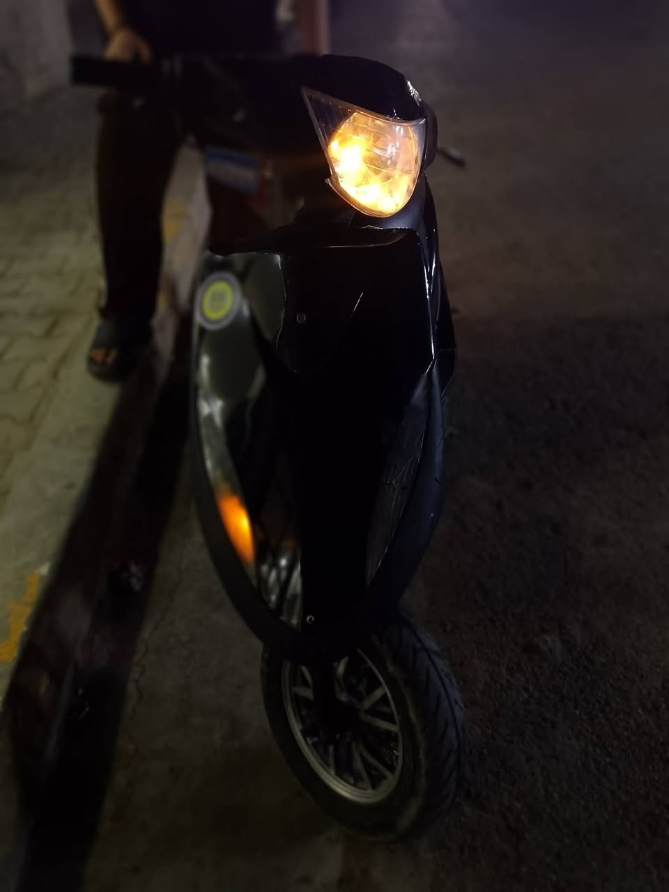 سلام عليكم دراجة ماكس عدالة بلادية مكينة شلعة ومعدل كاملة فول كلهة بلادية ويل بيهة اصلي سعر 650 بيهة مجال الشراي شري تصل وخادم الك ***********,= ***********, مكان غزالية شارع المركز
