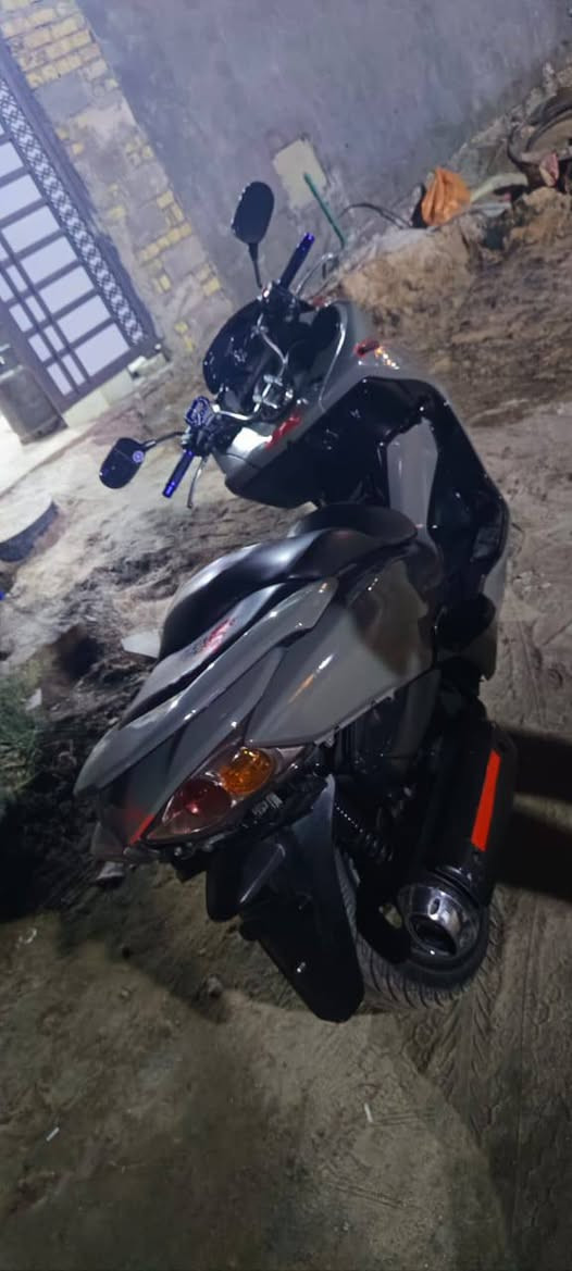 سلام عليكم 010نضيفة كلش نادرن اطلع بيهة كلهة شغالة ماكو شي ميشتغل بيهة مكانهة كربلاء سعرهة مليون ٣٥٠بيهة مجال بصيط***********
