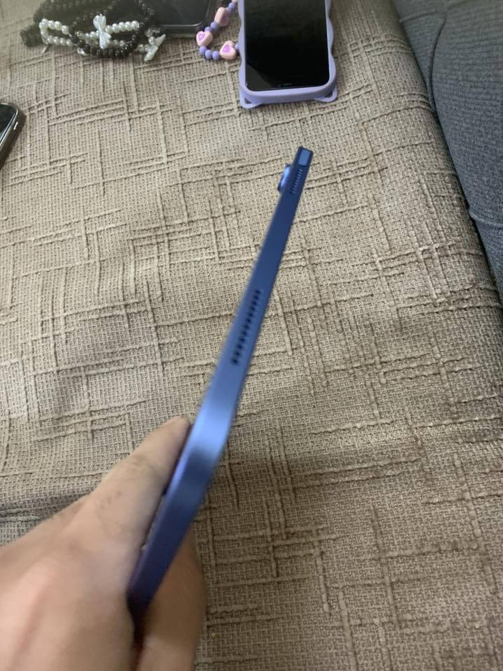 ايباد 10 
ذاكره 64 
بعده على تحديث 18
الجهاز نضيف وخير من الله بصمه صوت سلاسه
الايباد معروف ممفتوح على بلاد شحنه خير من الله كل 3 ايام اشحنه مره 
للبيع مكاني بغداد البياع
رايده 285 قفل قفل هوة جوه سعره رايده
بس ايباد بدون ملحقات
*********** فقط واتساب
