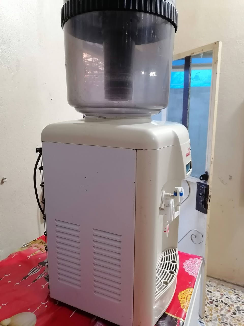 براد ماء رامكو شرط الشغل سعر ٩٠ الف ***********
