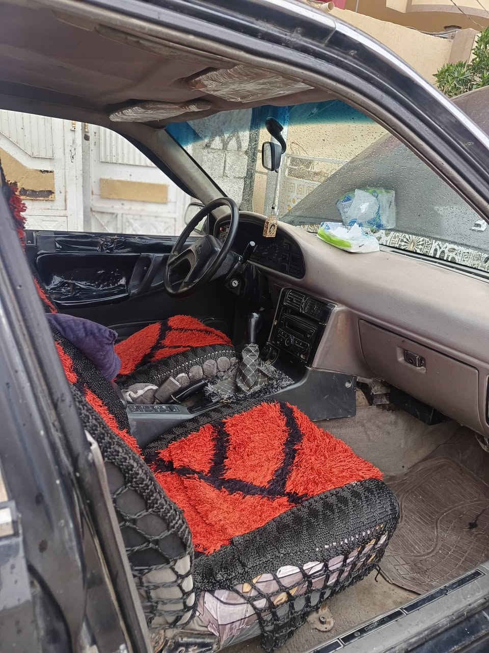 سلام عليكم ورحمة الله وبركاتة برنس للبيع موديل 92 بسمي سنويه لل 29سياره بيه تبخير بس رنكات لا تنقيص  سياره مابيه ضربه كير عادي رقم انكليزي الجديد ديالى بنكه مال محرك جديد خزان مال بانزين جديد مصبوغه احزام السعر 36او بيه مجال بسيط رقم الهاتف ***********مكان السياره ديالى بلدروز ❤
