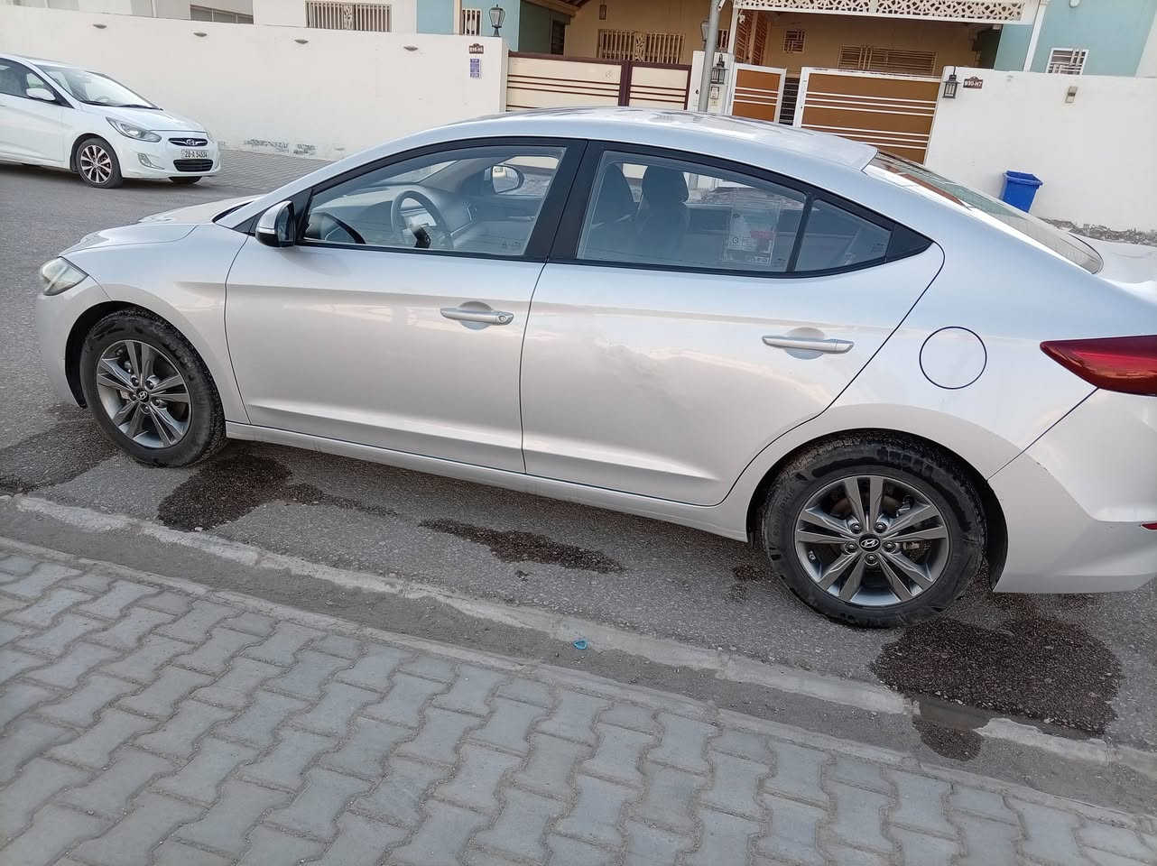 السلام عليكم النترا موديل 2017 للبيع كفاله عامه عده كارت بلبنيد  وباب الوره السايق بارد  وسونارهه موجود  كدامك وكاله وتحويل سعر 115$ عنوان نجف 
 ***********
