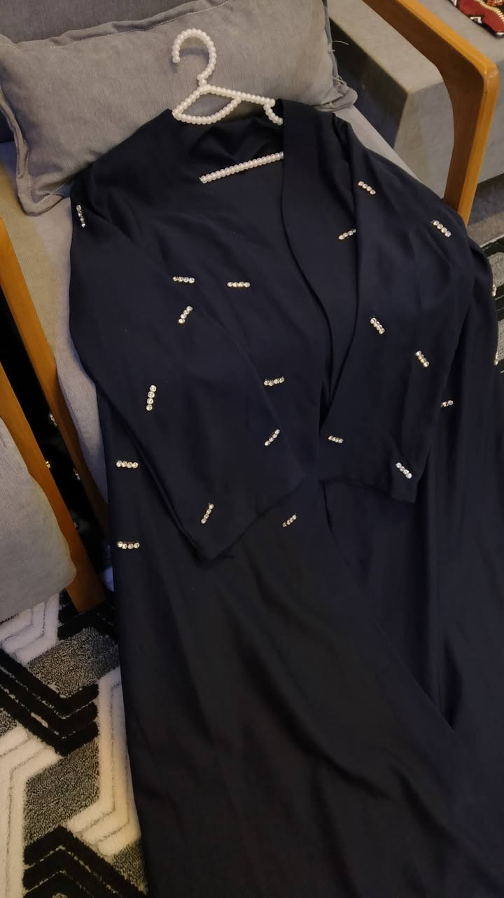 🔥 جاهزين للمفاجأة؟
كولكشن جديد بالطريق إلكم وراح يخطف العين ✨
ستايل مختلف، تفاصيل حلوة، وقطع تنلبس وتنعشق 😌

،
 #توصيل جميع المحفضات متوفر 🚘
،
،

#صاية #صايه #صاية_ورد
#صاية_اقحوان #نقشة_ورد
#ملابس_نسائية #اناقة #لوك_ناعم
#ستايل_نسائي #موضة #ذوق
#فاشن #تنسيق_ملابس
#عبايات #صايات #ملابس_العيد


**إذا كنت صاحب هذا الإعلان وتريد حذفه لأي سبب، رجاءا أرسل رسالة إلى الدعم الفني**