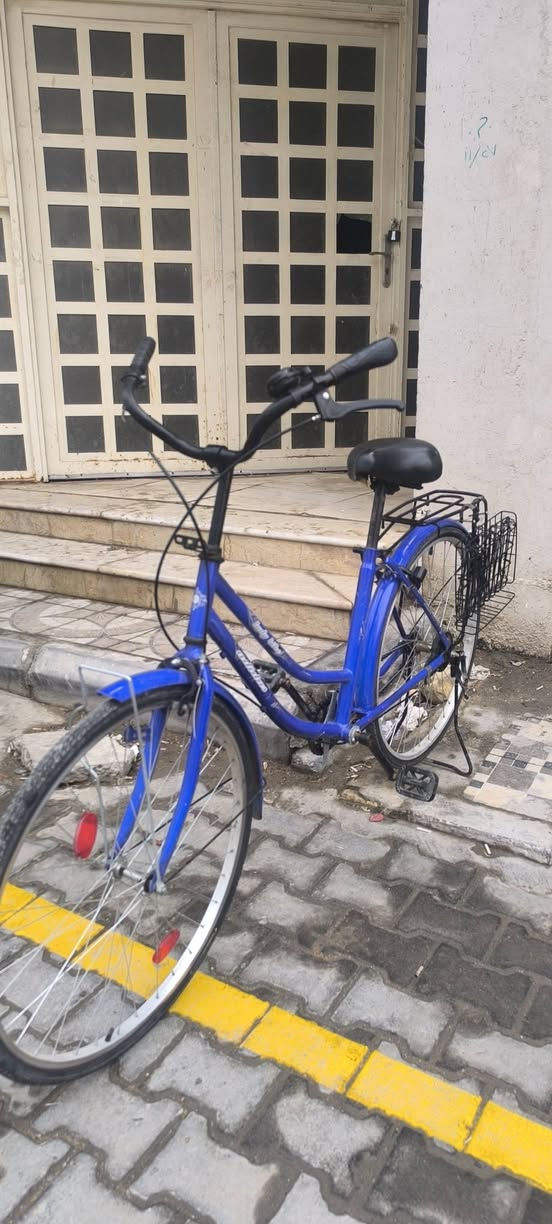 سلام عليكم باسكل للبيع حجم 26 ونضيف بعده جديد مو هواي من خذيته والسعر 85 وبي مجال  الرقم ***********
