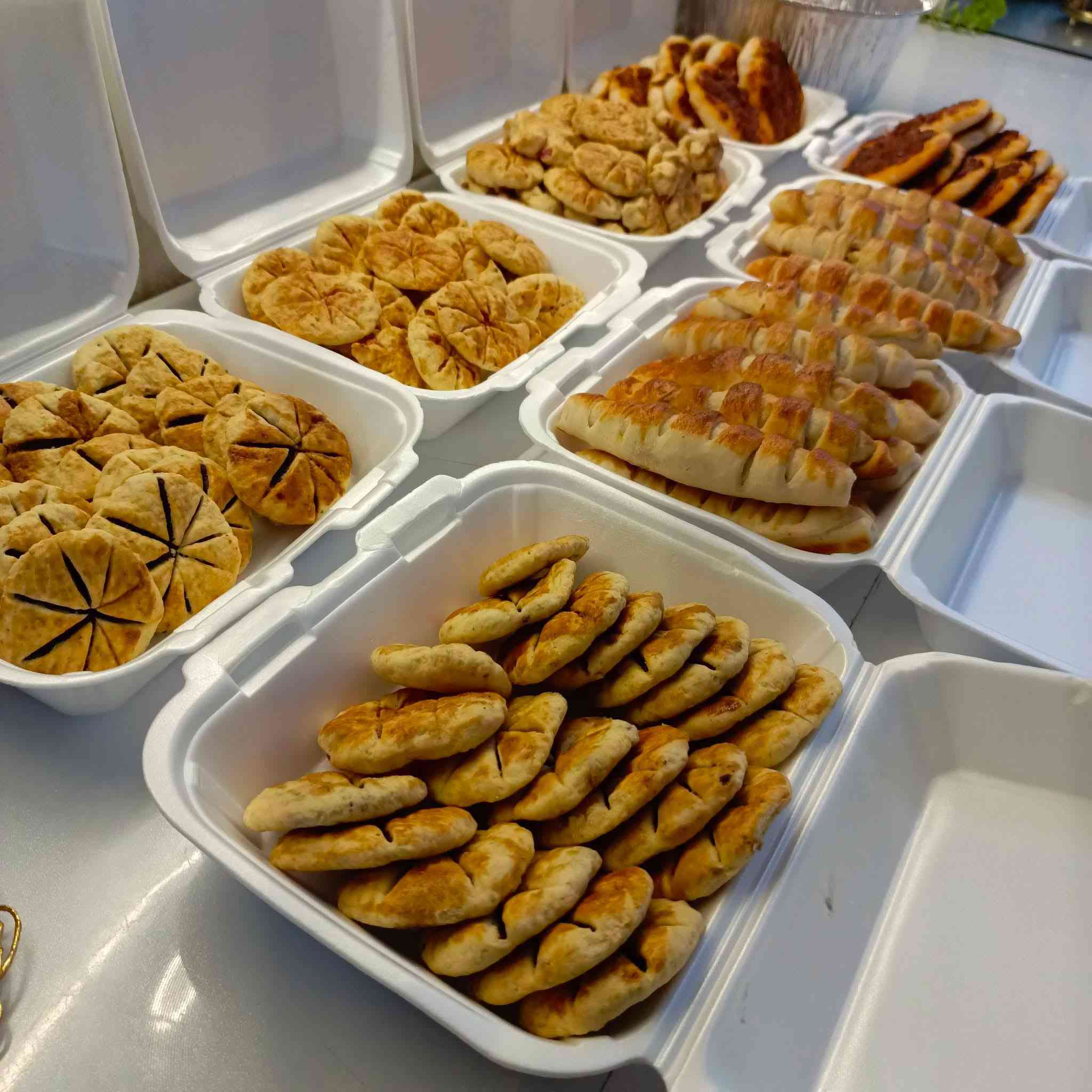 مساء الخير والعافية ورمضان كريم 🤍🤍
تقبل الله اعمالكم وطاعاتكم 🤲🤲
جميع الايتمات الي متوفرة بالصور شغل ايدي 
من اجود انواع المواد المستخدمة 💯
لحوم عجل عراقية خالصة امانة الله ورسولة وبذمتنا 💯
كل الي يتوفر بمطبخي صنع ايدي من اصغر شي لاكبر شي حتى صلصات المعجنات اني اسويها 
الاجبان ارقى الانواع اشتغل بيها وكل المواد درجة اولى 
يعني الي يطلب مني كأنما هو مسوي الاكلة بيدة 
لان شغلب حسب الطلب لاهل الضغط لاهل السكر 
مثلا زيت قليل ملح قليل نوع بهارات نستبعدها بكشمش بلا كشمش
مطبخ السلطانة كل انواع الاكلات يقدمها الكم ويسهل عليكم التحضير كل الي عليكم تراسلوني وتطلبون الي تحبوه وويتوفر الكم ثاني يوم والي مجرب اكلاتي يعرف طبخي وترتيبي ونظافة الشغل ✅✅✅
واللحوم مبينة من النكهة عراقية الله يشهد
لان هدفنا رضاكم وكسب ثقة الزبون الي يشتري 
والله يرزق الجميع يارب 
للطلب دايركت 📩
او الاتصال على رقم الحجز ***********
تتوفر خدمة توصيل لكل مناطق الكوت والاقضية والنواحي 🚕
وبغداد ايضا كرخ ورصافة🚕
والحي والنعمانية وبدرة وجصان 🚕
