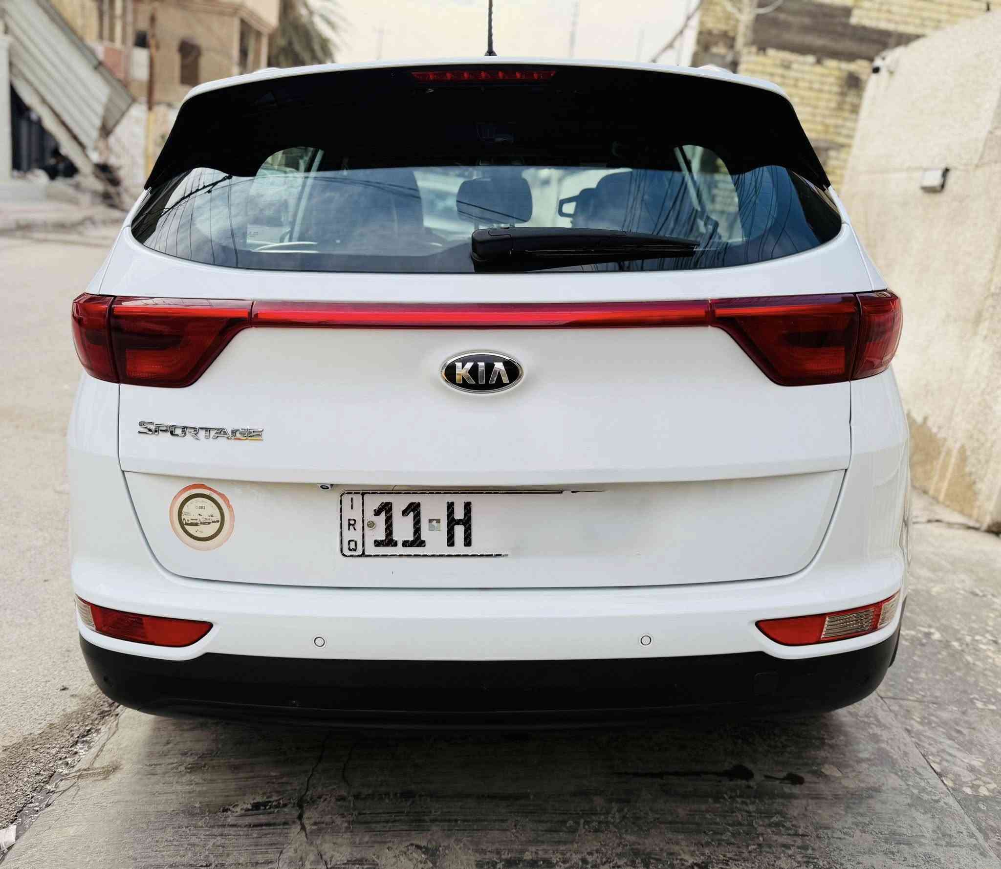 كيا سبورتج 2018 خليجي
مكفوله
بيها بارد بهلال الجاملغ الامامي 
رقم بغداد بأسمي
نص فول
اشاير بالمري
مري شفط
يدات نيكل 
كشنات جلد ومخمل
تبريد بيانو 
مناخ منفصل
حساسات امامي خلفي
كامرة خلفية 
كير مكينة مكفول 
ولا كلوب مشتغل بيها 
ماشية 93 الف كيلو 
السعر 190 $
***********
 العنوان بغداد
