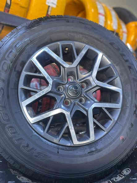 السلام عليكم ويلات اصليه حجم 18 جيب رانكلر خمس قطع
***********
