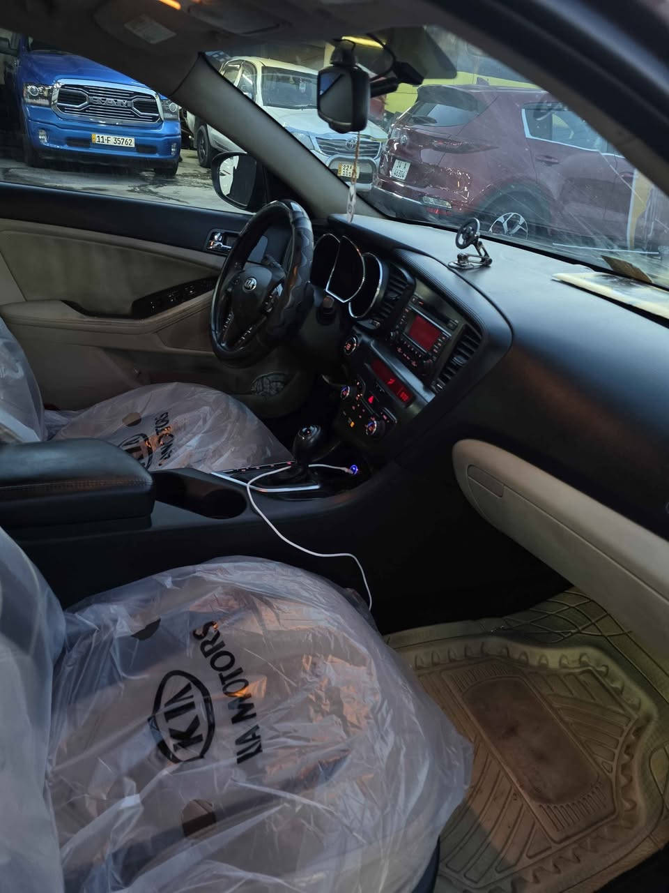 اوبتما كنديه ..... كفاله عامه موديل ٢٠١٣
فول مواصفات للخيرر ...عده الفتحه ...دواخل عسلي
مكينه ٢٤٠٠ كفاله لا تنقيص ولا تبخير ... ماشيه ١٠٠ مايل
فول تحكم ستيرن حداده جديده ... تخم تاير حديد 
كشنات جلد لايت عدسه .... بكلايت ليد 
بصمه عدد ٢ ... وبصمه تشغيل ... بصمه بيبتن بصمه جنطه .... فول فول......
مكاني بصره معرض الرافدين معارض القبله 
سياره رخيصه ومناسبه 
سعرها ١٠٥ ..... مجالها شي قليل 
*********** البصرة, العراق
