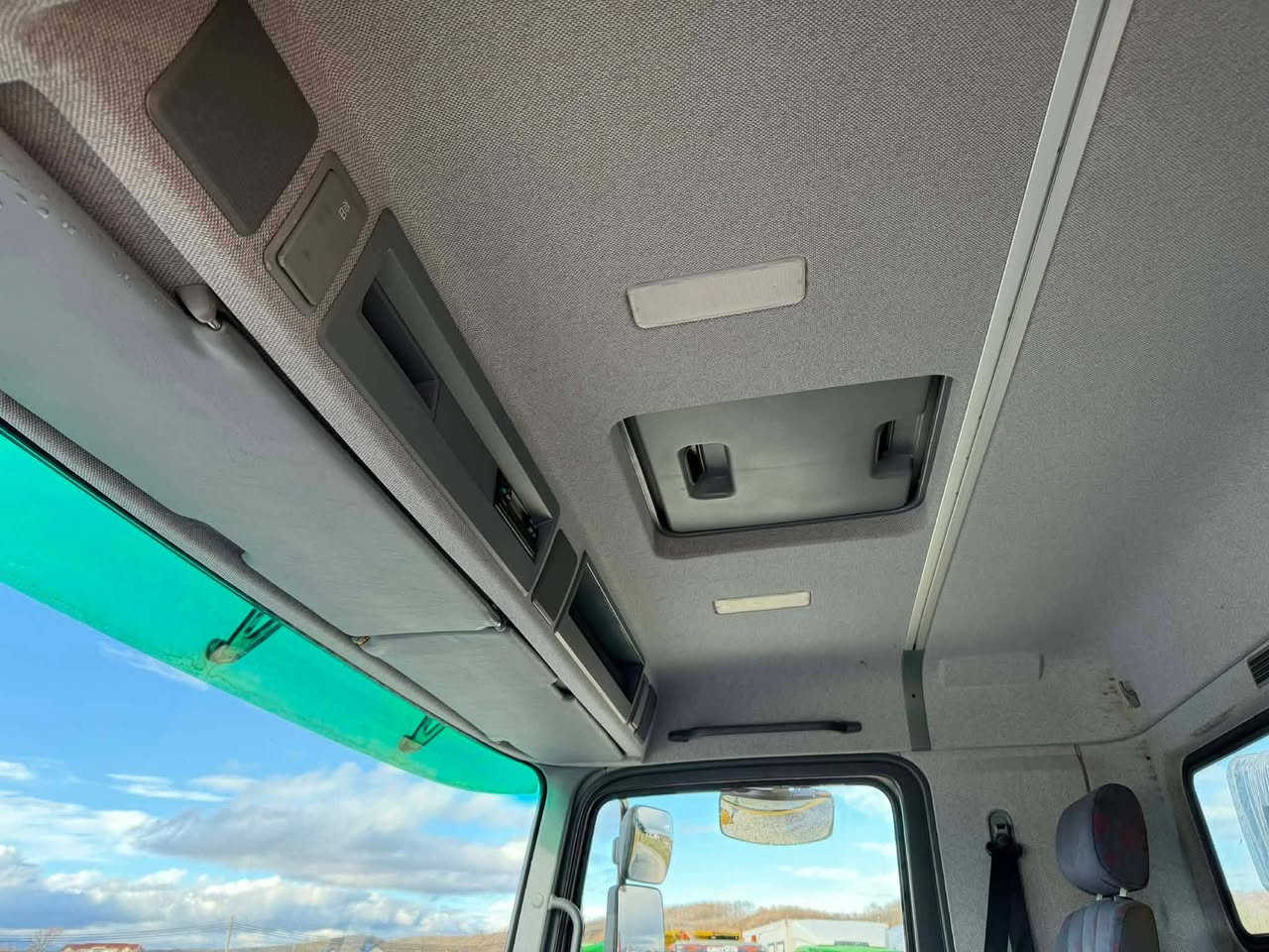 مرسيدس بنز 4148
٨سلندر 
موديل 2003
شيال مجموعه جي اف 
كير كهربائي كلاج 
بودي ٢٠متر 
السعر ٤٠الف دولار شامل الكمرك والشحن السياره تدخل كتاب شركه 
مدة الوصول ٢٠يوم بعد الاتفاق


**إذا كنت صاحب هذا الإعلان وتريد حذفه لأي سبب، رجاءا أرسل رسالة إلى الدعم الفني**