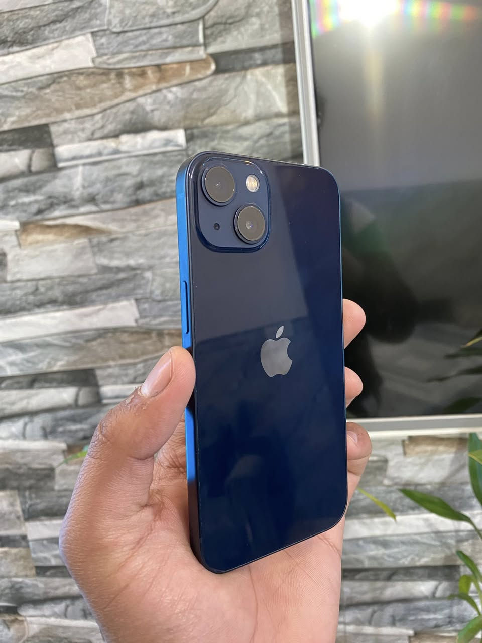 للبيع ايفون 13 عادي وتر بروف ذاكره 128 بطاريه 74 الجهاز ما مفتوح فول نضافه كله شغال السعر 425 وبي مجال العنوان بغداد حي النصر رقم الهاتف ***********
