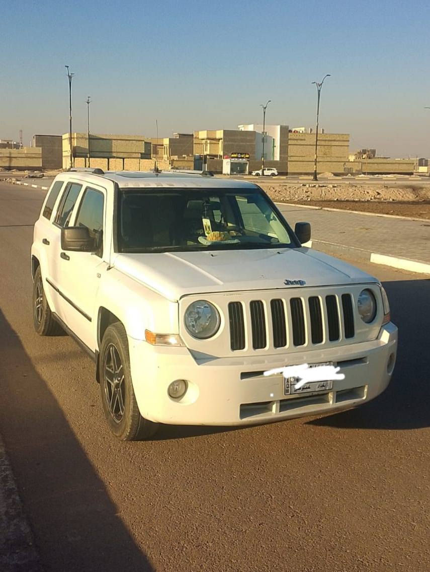 السلام عليكم جيب باتريوت رقم بغداد موديل 2008 للبيع او مراوس  مكينة وكير وتبريد خير من الله صدر امامي خلفي نظيف تخم تاير السيارة جاهزة شاشة كبيرة كامرة فتحة سقف تبديل بنيد وجاملغ صبغ حزام  جمالية مكاني البصرة  السعر 75$وبيها مجال  
*********** واتساب
