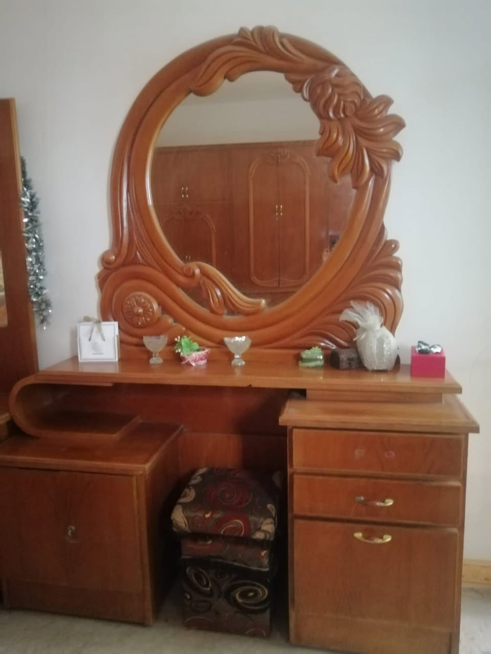 غرفة نوم للبيع شرط صاج عراقي 
فصال خاص ثقيل 
بالحقيقه احلى من الصور 
التواصل 
***********
