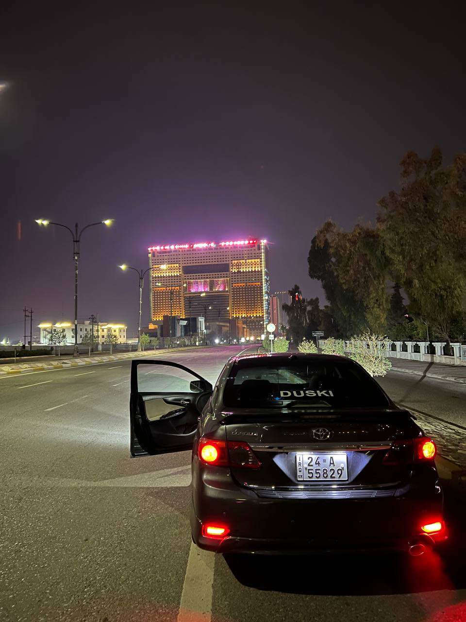 كورولا ٢٠١١
مواصفات S
٤ قتعه سبخ بئ داخلى بئ په ره شوت سنگ و پشت كپس كحلين يا تيدا هه ى
گئر مكينه شه رت تايره جديد
رقم جديد سنوى يا خلاس بوى
٣ ورقه نيڤ غرامه يل سه ر تحويل شه رت 
سعر ١١٠
*********** دهوك, العراق
