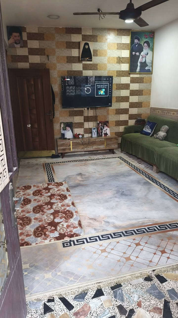 السلام عليكم بيت للبيع 100 متر طابق ونص بيت كامل  بناء  حديث قرب القناه    تبليط فرع السادس سعر مناسب 78 للاستفسار اتصال ***********
