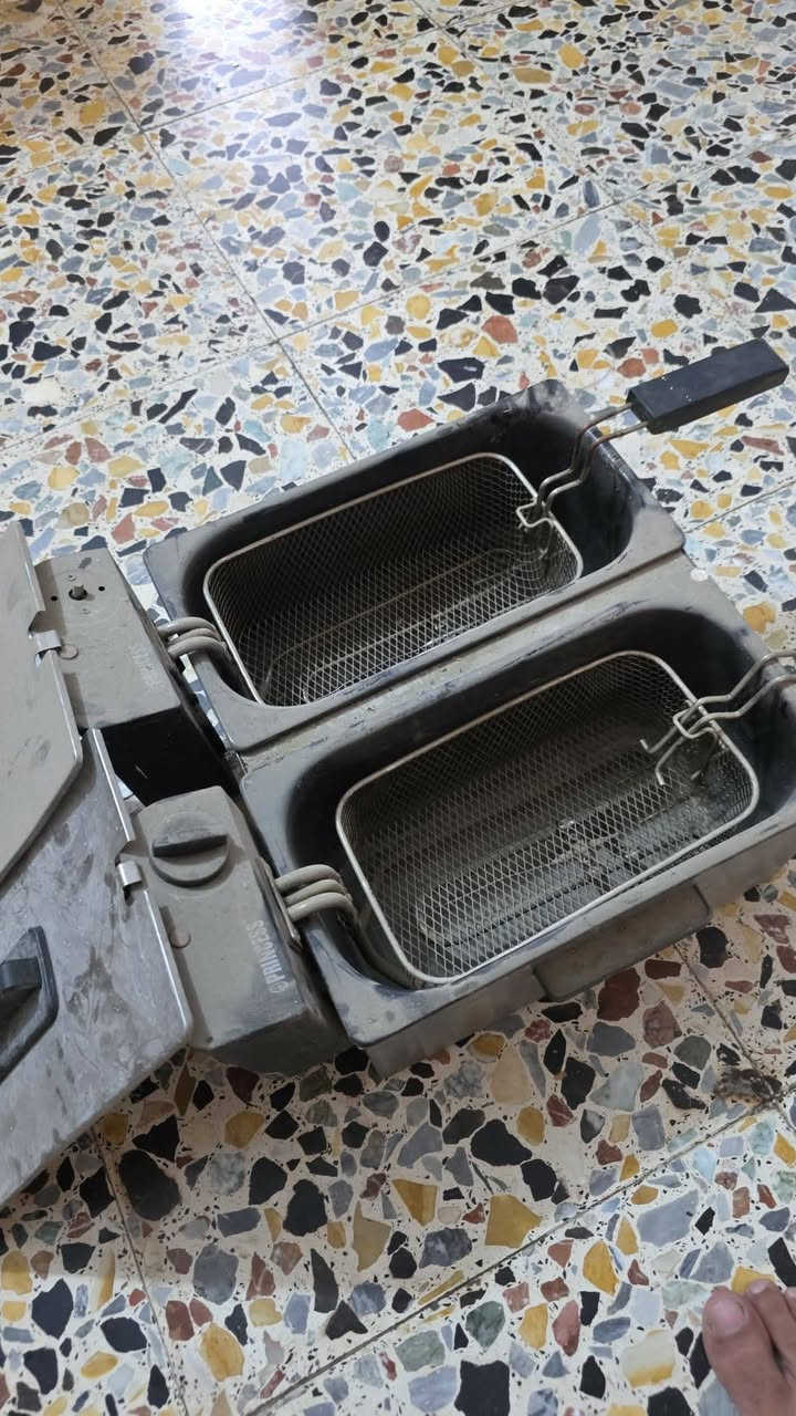 اشتريتها ب125 مامستخدمه شمرتها بالمخزن غلايه تشتغل مابيها ضرر ام الحوضين الاحواض تطلع بوحد تنغسل عادي مكاني الكماليه شارع الجامع قيم بمى يرضى الله واخذها


**إذا كنت صاحب هذا الإعلان وتريد حذفه لأي سبب، رجاءا أرسل رسالة إلى الدعم الفني**