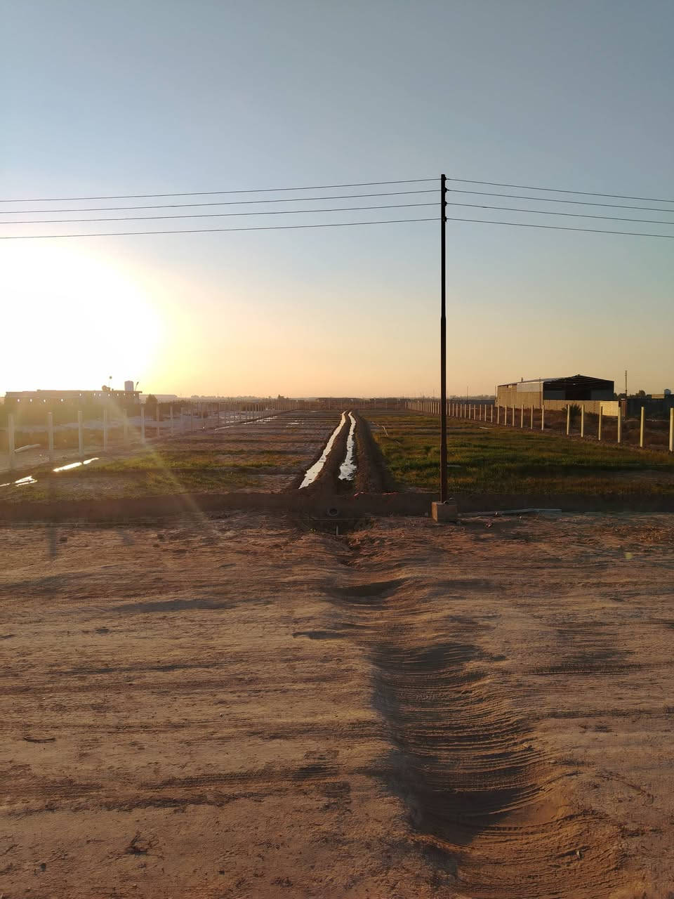 للبيع ٢ دونم بعد الجسر الفرنسي التفاصيل داخل المنشور الشراي ويحب يعرف السعر يتصل على ***********
