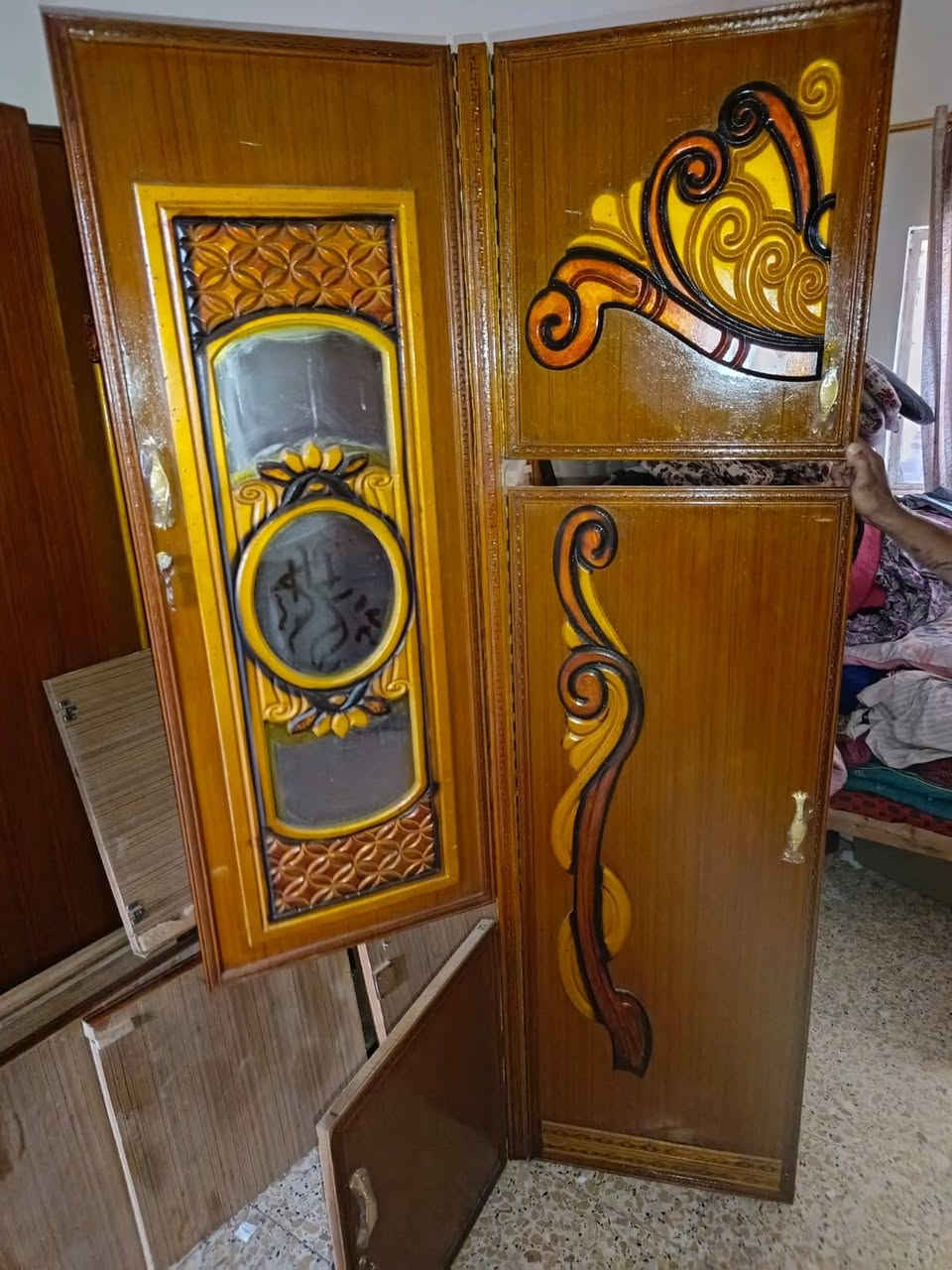 اغراض بيت البيع العنوان بغداد حي البتول ***********
