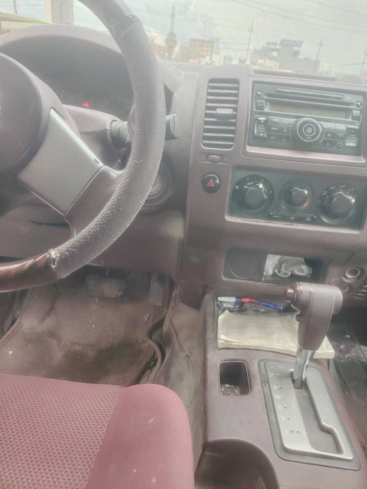 NAVARA پیکاب نیسان ناڤارا 

مۆدێل 2012سپی  چوار دەرگا

گێر ئۆتۆماتیک  مەکینە بەنزین 

6شەش پارچە رەش 

رەقەم هەولێر ( اربیل )

هەردووک ئاوێنە کارەبایی

سیستەمی  ABS ئەی بی ئێس SE 

چوار جام کارەبایی

نرخەکەی 88 وەرەقە  وە کەمێک مەجال

ژمارەی تێلەفۆن کۆرەک 

0750   4939370

ژمارەی زین
0780   7686730 أربيل, العراق
