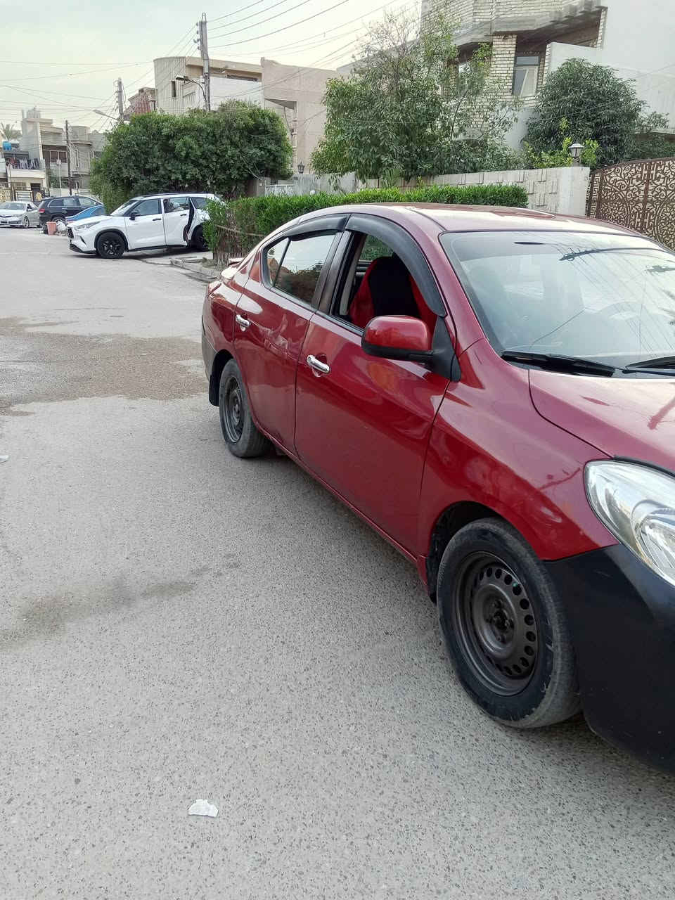 من رخصت الادمن للبيع فيرسا 2013 سيارة بأسمي سنويه ل28 صدر نص عمر السعر 73 وبيها مجال للشراي السيارة مصبوغة حزام رقم ذي قار دولي رجأا لحد يكسر بحلال العالم متعجبك لتعلق السيارة متواجدة بغداد العامرية للاستفسار *********** متواجد من الساعة التاسعة صباحا حتى التاسعة مساءً.
