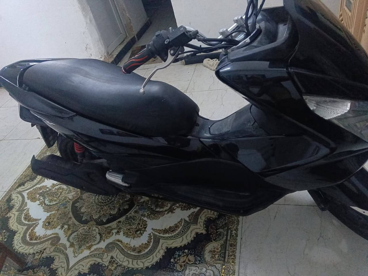 سلام عليكم دراجه بي سيكس جيل ثاني دراجه نضيفه حلوه كلشي شغال بيه حساسيات شغاله كله ماشيه دعش لف مكينه مامفتوحه العنوان بغداد مدينه صدر رقم لهاتف ***********تواصل بس واتساب سعر مليون ونص
