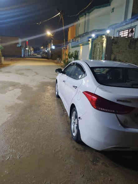 السلام عليكم الانترةهموديل 2014 بيهه قطعتين باب وجاملغ صوب العبري والباقي مكفول والس 115 وبيه مجال وهذا رقمي ***********
