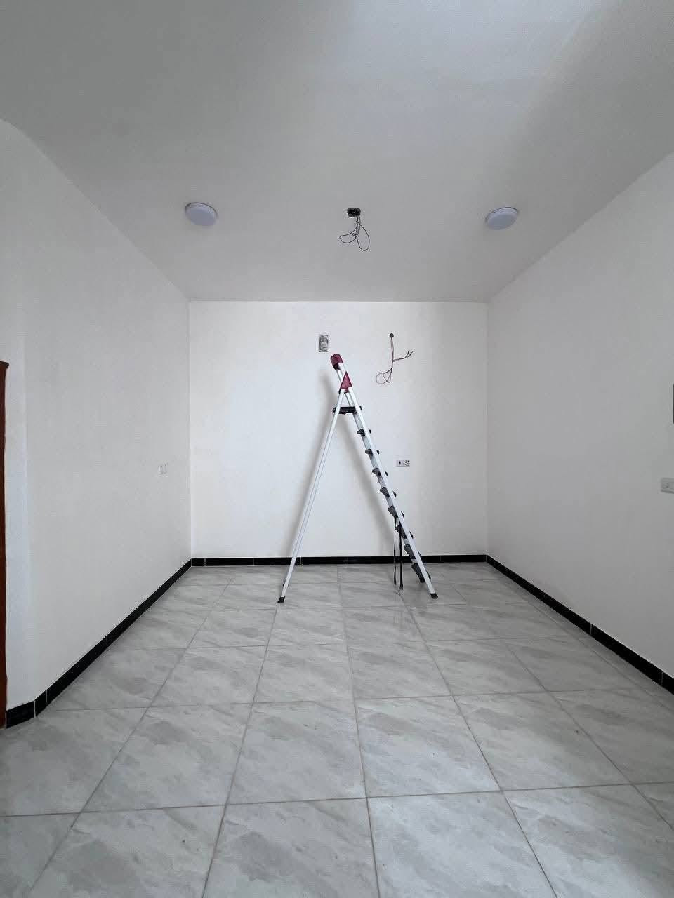 دار سكن البناء حديث 🏠
المساحة 100م

ملك صرف زراعي عراقي نموذج 25

البصرة - ابي الخصيب - ابو كوصرة 

#يحتوي :: طارمة . صحيات خارجية 

صالة . مطبخ . استقبال . غرفتين منام 

مناور خلف البيت . صحيات داخلية 

الدار على شارع #تبليط 10م

#السعر :: 65 مليون قابل للتفاوض

ماء كهرباء مدارس انارة منطقة مخدومه بشكل 

#للأستفسار :***********
