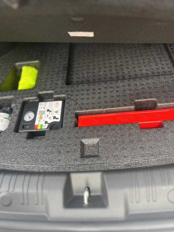 سلام عليكم
موديل 24 BYD 

جن L

زيروو ماشيه  600  بوضع الشركه 

مرقم بغداد رقم حلوو شبه مميز نكول  

مواصفات 

فول 

بصمه 

تشغيل عن بعد 

دخول ذكي 

بانوراما  

كامرات محيطيه 

موداد استيرن 

بيها بعد

سعر  24 مليون قفل. ولحد يكول بل معارض افلان سعر روح اشتري او علق. شي يعبر عن شخصيتك 

تحياتي للجميع 🌹🌹


**إذا كنت صاحب هذا الإعلان وتريد حذفه لأي سبب، رجاءا أرسل رسالة إلى الدعم الفني**