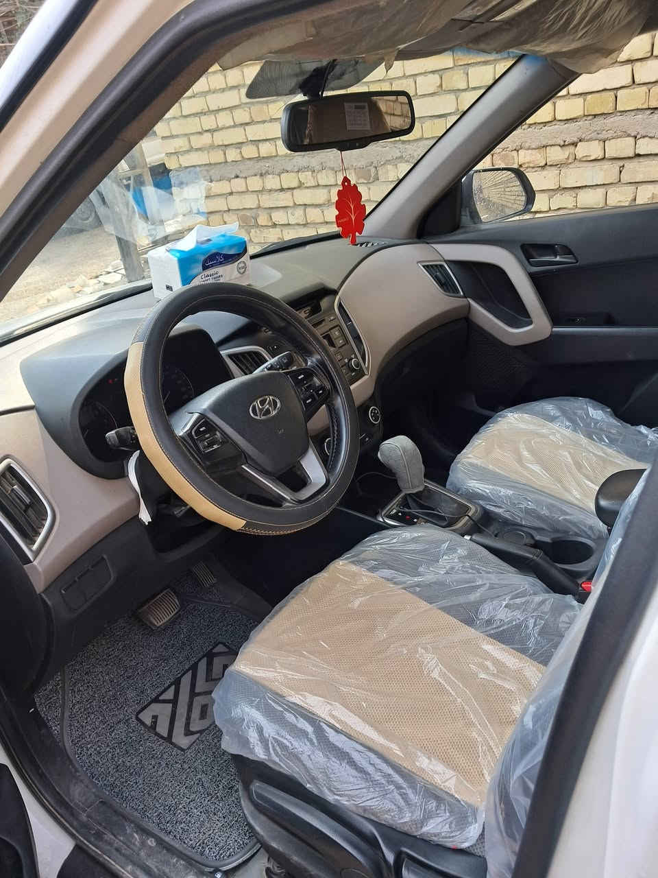 هونداي( كريتا ) خليجي 2017
مكفولة من الضربة والتبديل بيهة مكانات مغلفة فابلون بسبب تكشير صبغ .. 

مكينه 1600 
كير مكينه حدادية مكفولة..
تبريد تدفئة 
سنوية 2028
السعر 120 
 ***********
