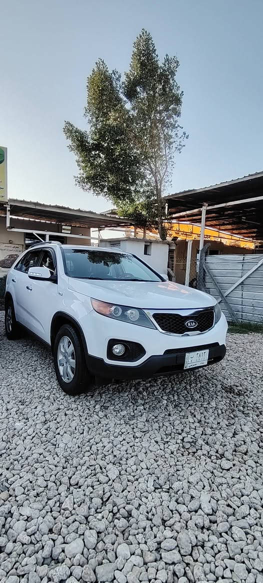 السلام عليكم الغوالي
للبيع أو مراوس 
سورنتو موديل 2012  خليجي
السياره بيه بنيد صبغ فقط
بدون لاحادث ولافتح
رقم بغداد 
مواصفات
مكينه 2400 دوش جديده
كير جديد
حداديه امامي خلفي جديد
تخم تاير جديد
تبريد تتفه شغال 
بصمه
شاشه كبيره
7 راكب
السعر 140 وبيه مجال لطيبين
مكان سياره بابل الهاشميه
للستفسار اكثر اتصل
(***********) (***********)
