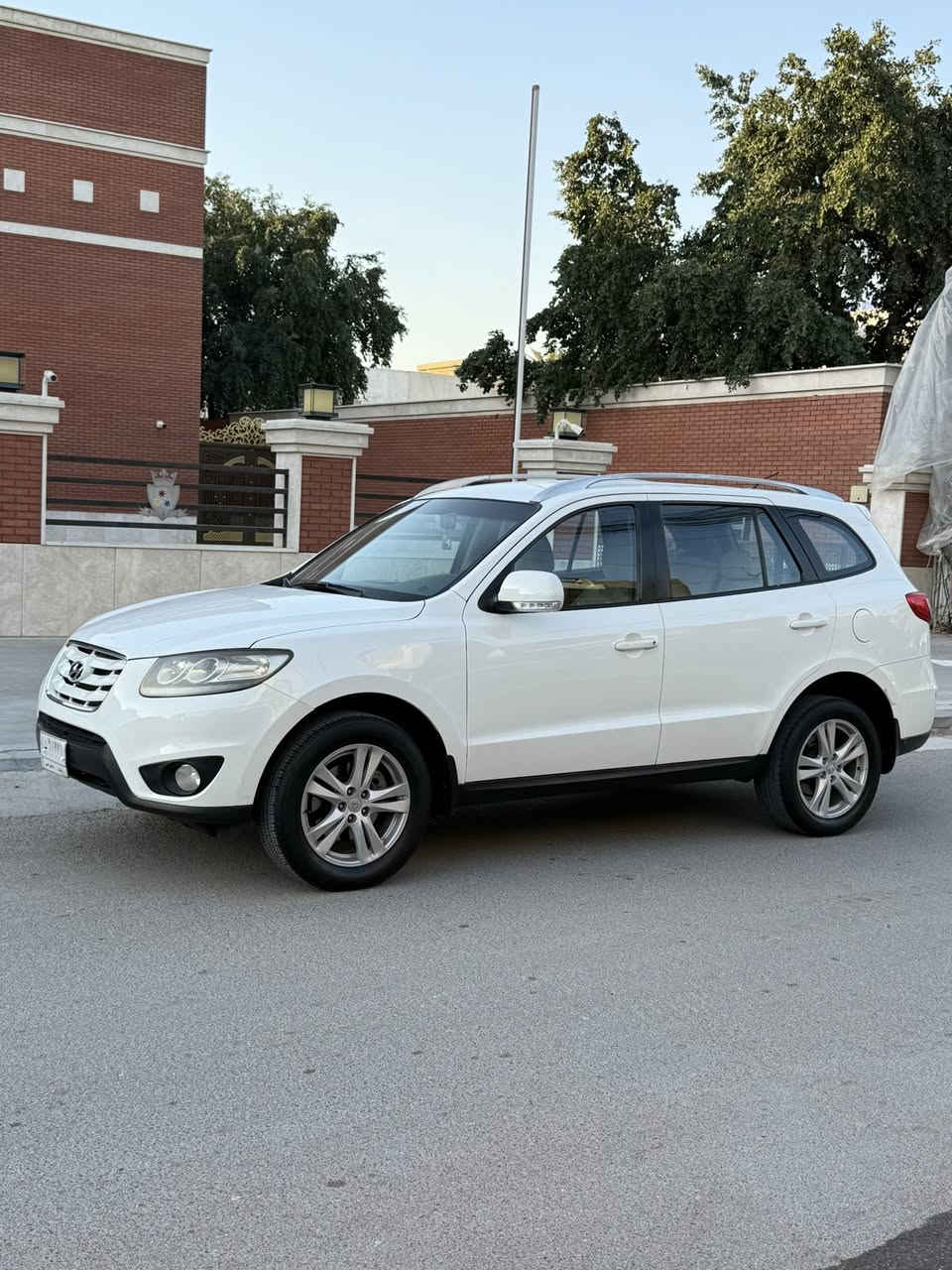 سلام عليكم للبيع سنتافي 2012 شركه العامه من زيررووو ع ايدنه
كفاله من ضربه وصبغ عدا بارد بسيط بلباب
مكينه 6 سلندر
تبريد 3 قطع 
شاشه جبيره 
فورويل 
سياره حيل جديده 
رقم بغداد 
تحويل ثاني يوم 
***********
