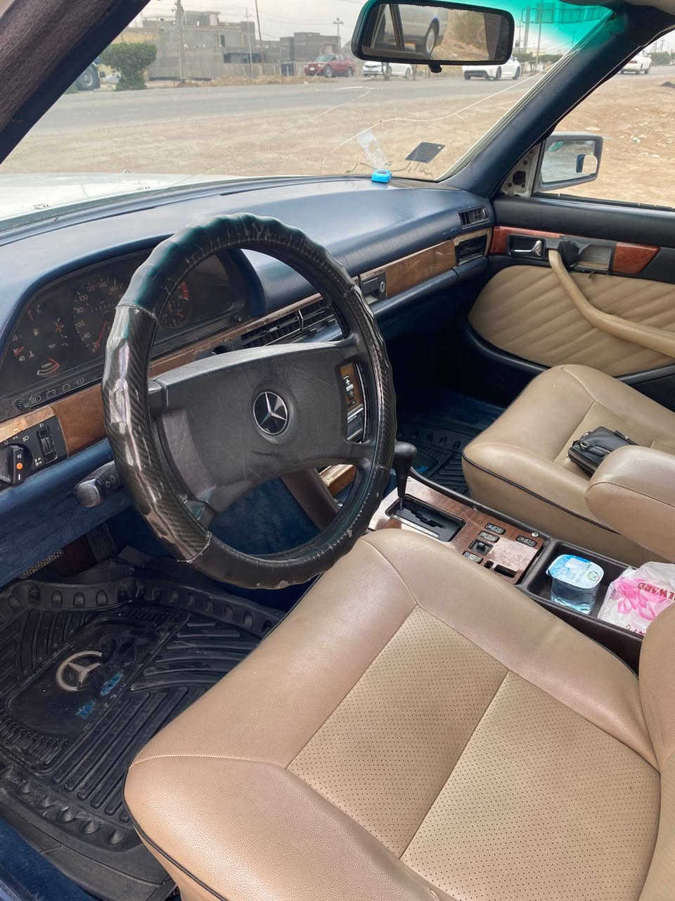 مارسيدس موديل ٨٥ رقم نكليزي سياره حلوه كلش مكينه ملكه قواعد دبل بلاد شغل وطلع محافضات سياره مال جناي السعر ٥٠وبي مجال حك جيه  مكان بغداد ***********
