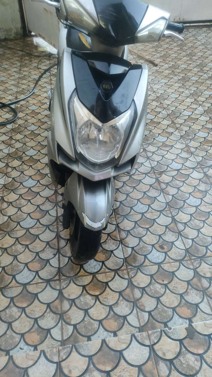 دراجه للبيع مكينه جديده كهربائيات كامله وشغاله سعر 300 ‏‪
‏‪0786 187 3291‬‏
