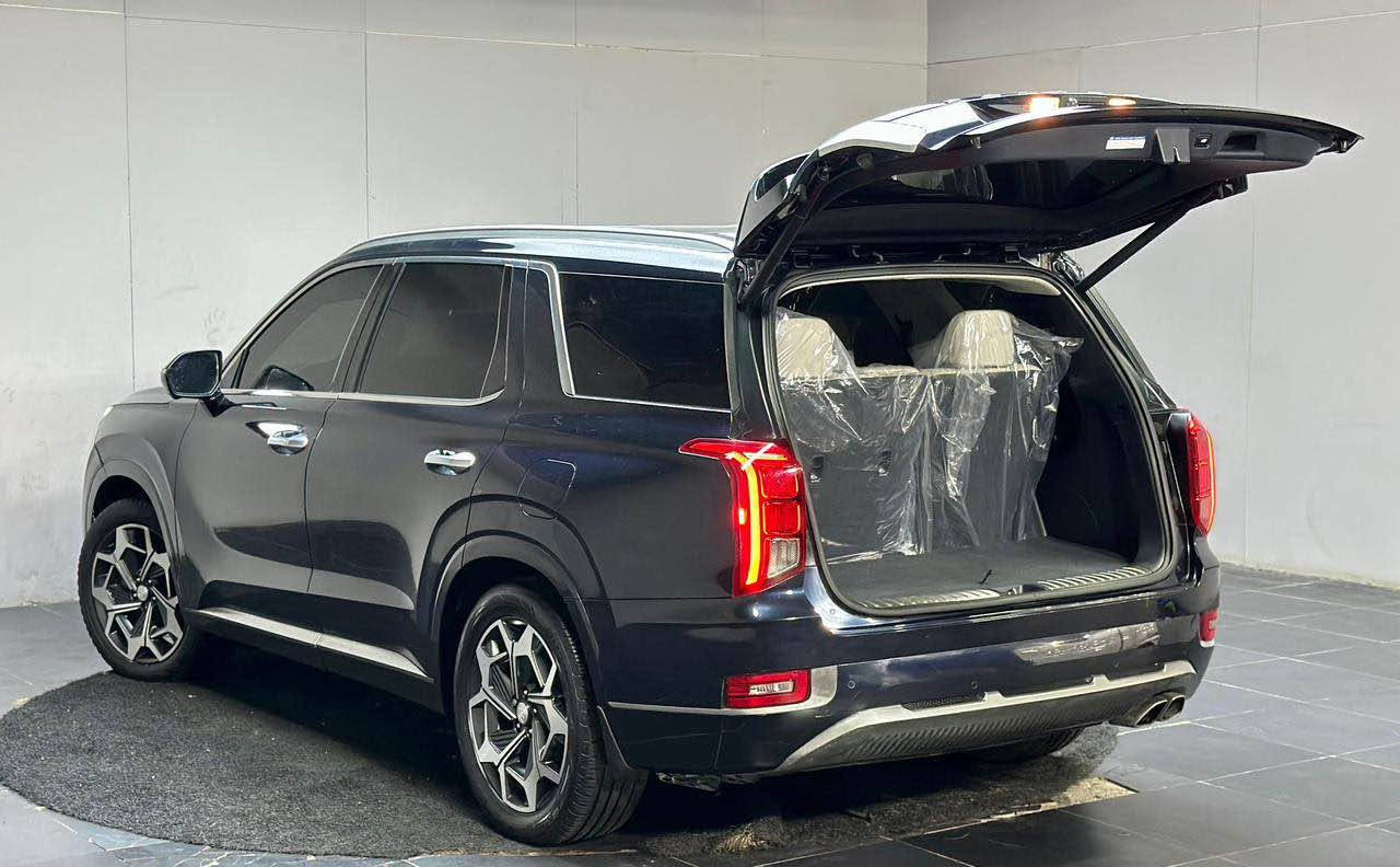 For Sale: Hyundai Palisade Calligraphy
Model 2022
      
                :: With Full Panorama ::

    :: 360 Camera + 5 camera ::

🚙 Engine & Performance
 • 3.8 L V-6 Direct Injection
 • DOHC with VVT (Variable Valve Timing)
 • 291 HP
      • All Air Bags Original 
      •
📊 Mileage
 •  (≈70000. Miles)

✨ Key Features
 • Blind-Spot Monitoring
 • Lane Assist (Lane-Keeping Assist)
 • Auto Park (Automatic Parking Assist)
       :     Push Start /Auto Park Auto Trunk
       :      Cool and heat Seats + Electric Seats 
 • Auto Stop/Start System
       :      360 Camera Total 5 Camera 
 • Reverse (Rear-View) Camera
 • Front & Rear Parking Sensors
 • Front & Rear Radar
 • Large Touchscreen Display (10.25″ HD infotainment)
 • Panoramic Sunroof (VIP double sunroof)
 • Power Liftgate (Auto Trunk)
 • Keyless Entry & Push-Button Start

💺 Interior & Comfort
 • Premium leather seats (heated & ventilated front/rear)
 • 12-speaker premium sound system
 • Integrated navigation & Apple CarPlay/Android Auto

💰 Asking Price
65000

📱 Contact
+971 557382862 (Call/WhatsApp)

⸻ الشارقة, الإمارات العربية المتحدة


**إذا كنت صاحب هذا الإعلان وتريد حذفه لأي سبب، رجاءا أرسل رسالة إلى الدعم الفني**
